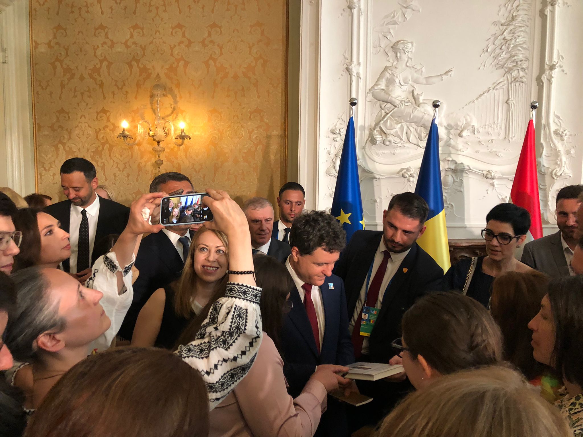 Ontmoeting met de president van Roemenië tijden NAVO-top 2025